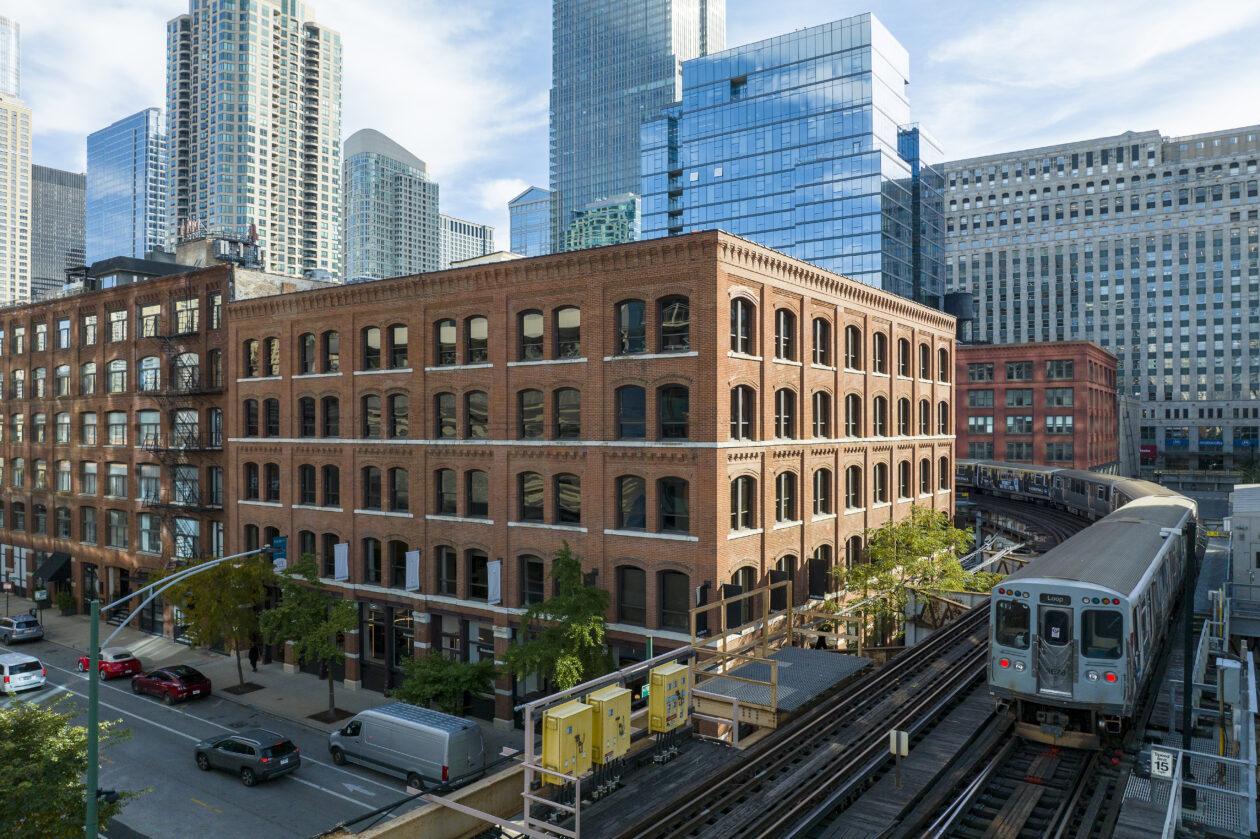 225 West Illinois – Exterior