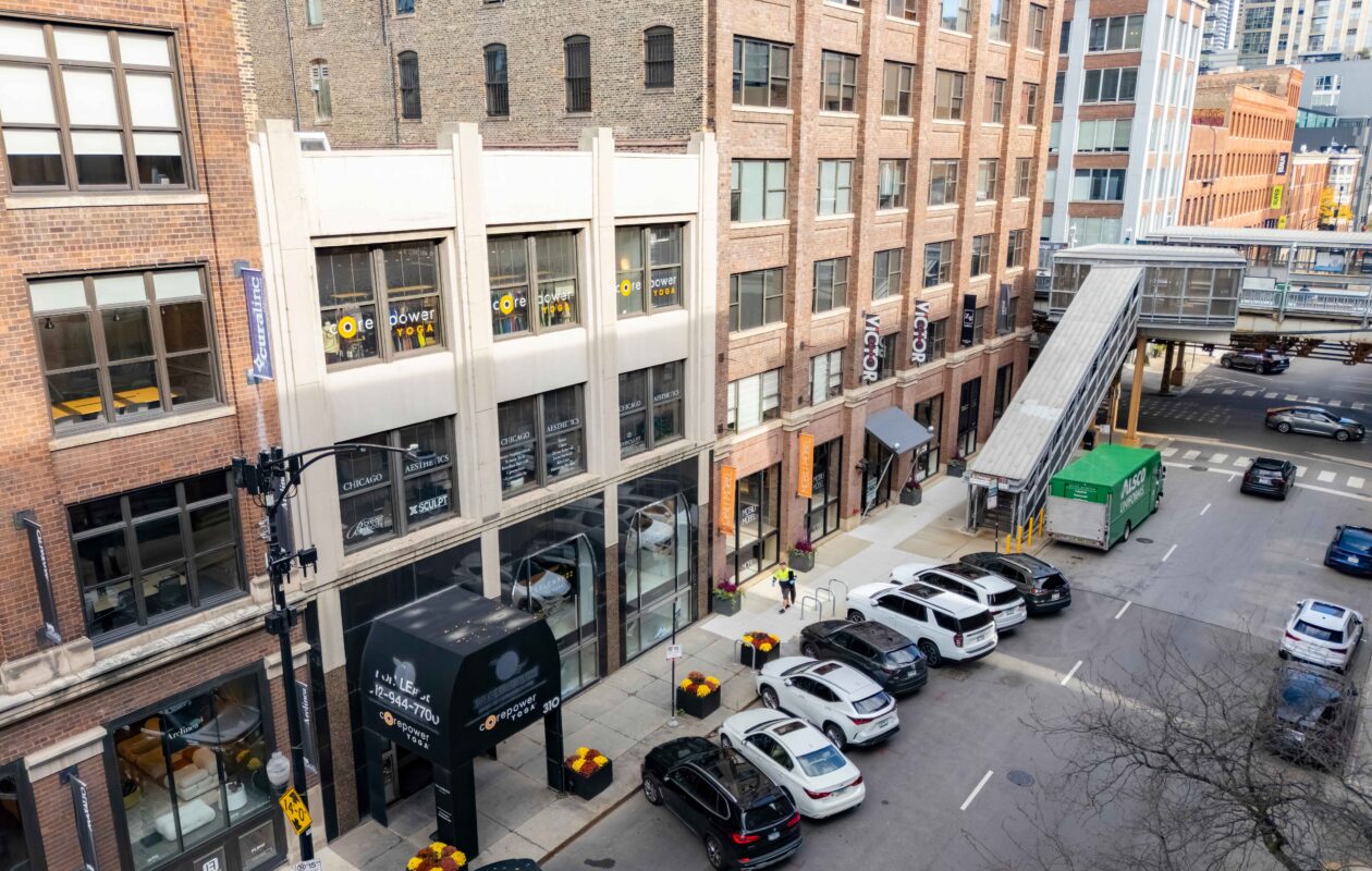 310 W Superior St (10)